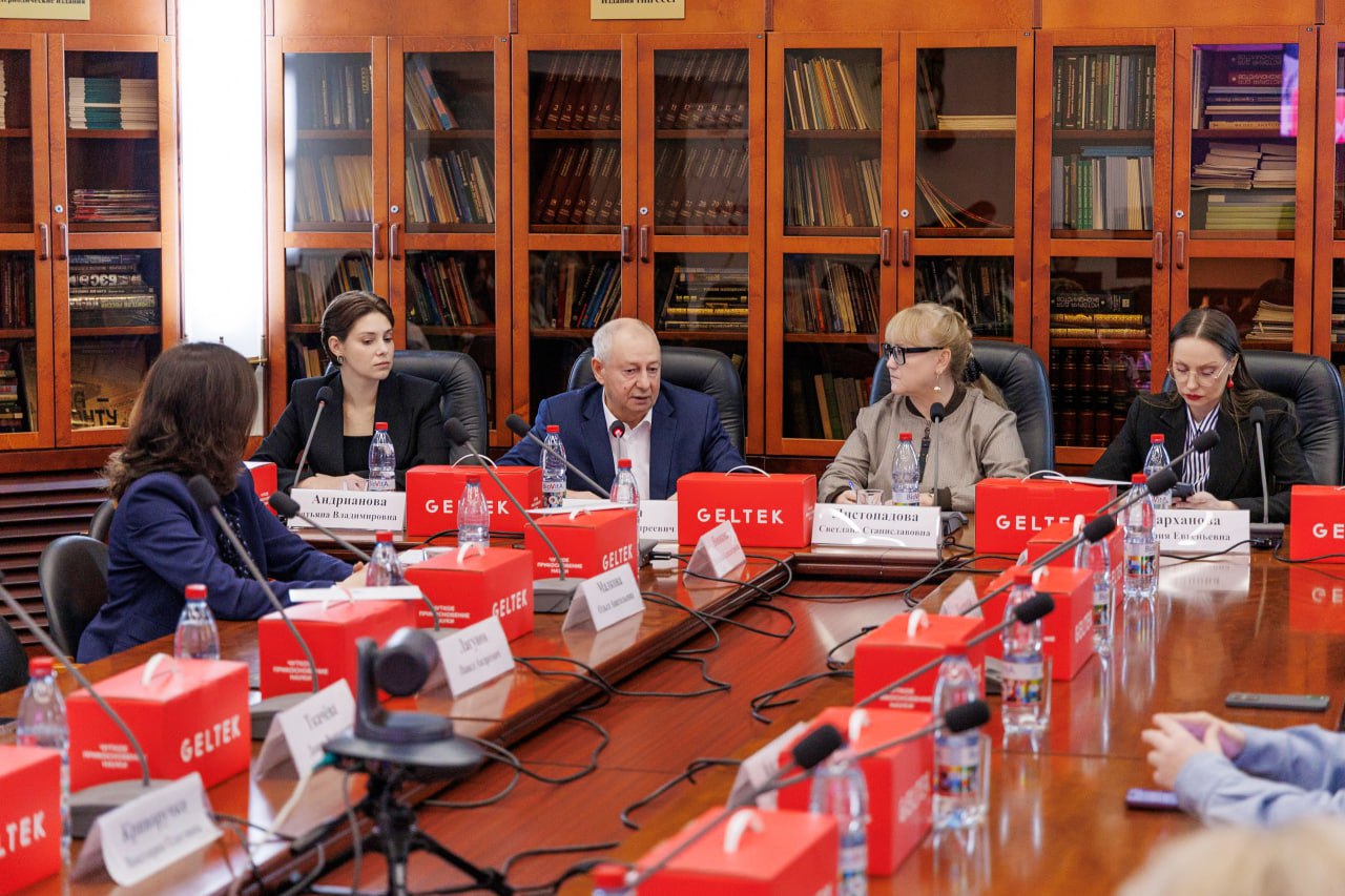 Мода и креативные индустрии 2025: пути сохранения креативного ядра в условиях экономической нестабильности