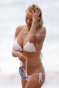 Лицо Памэлы Андерсон (Pamelas Anderson) выброшенное на берег.