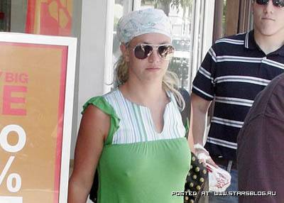 Бритни Спирс (Britney Spears) без Лифчика или Соски на Уровне Пупка