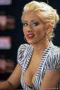 Груди Кристины Агилеры (Christina Aguilera) - Хороший Способ Отвлечь Внимание
