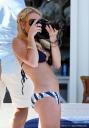 Линдсей Лохан (Lindsay Lohan) Реабилитировалась. Одела бикини. И присоеденилась к папарацци.